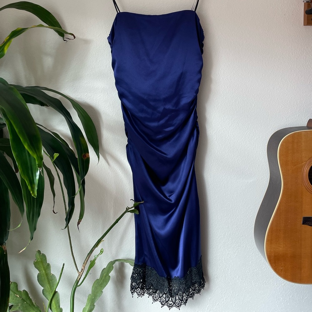 Women’s beautiful midi dress size 2